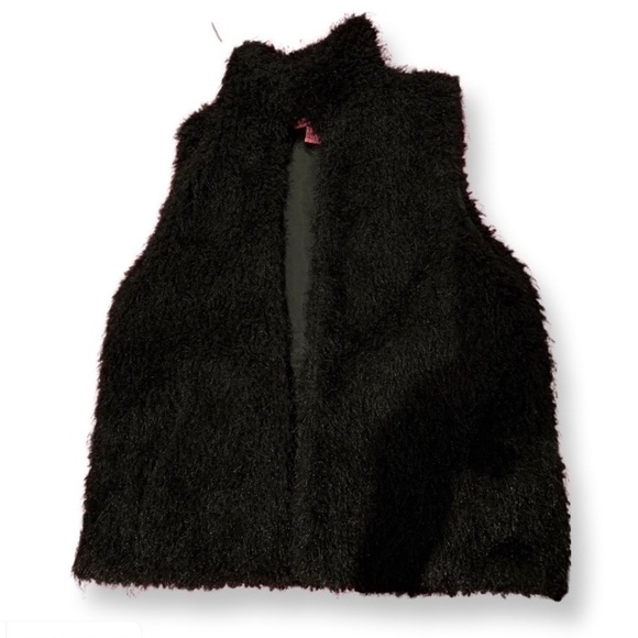 Betsey Johnson Faux Fur Black Vest with 5 metal clasps Size Medium - Picture 5 of 10